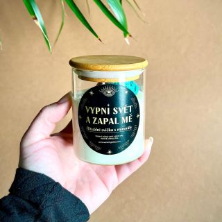 Nic nedokáže tak rychle proměnit atmosféru a navodit pocit klidu a pohody, jako světlo svíčky. A co teprve, když přidáme...